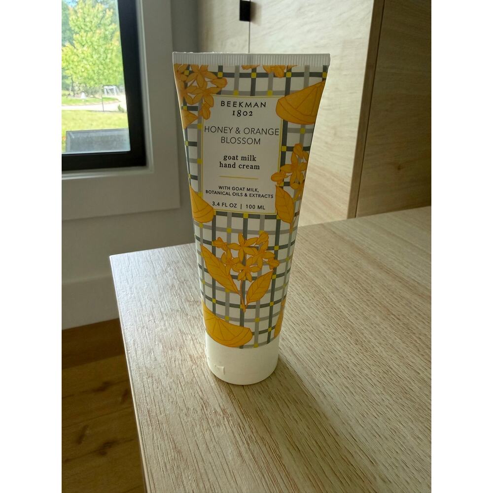 $24 New Beekman 1802 Honey & Orange Blossom Goat Milk Hand Cream 3.4oz Sealed - Picture 2 of 7